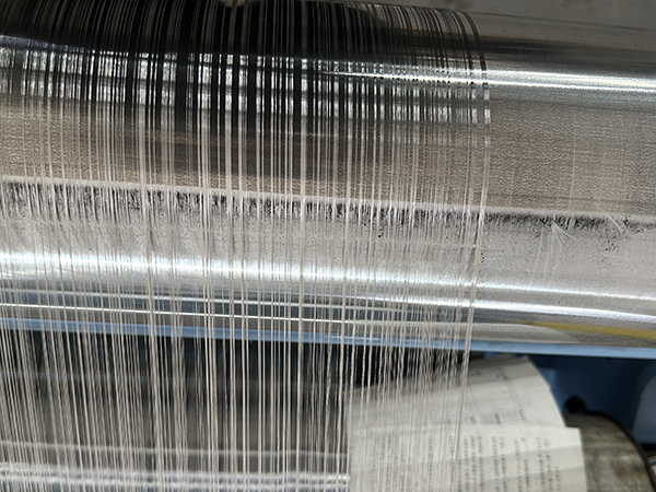 Surface treatment process of stainless steel woven mesh